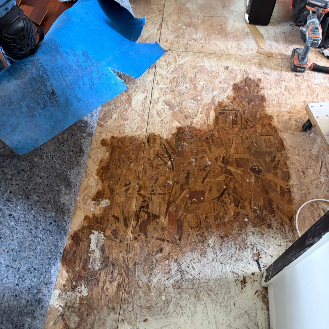 Air movers and dehumidifiers running in Glendale Indiana home dry-out
